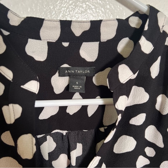 Ann Taylor Blouse Black White Dots S - Picture 10 of 12